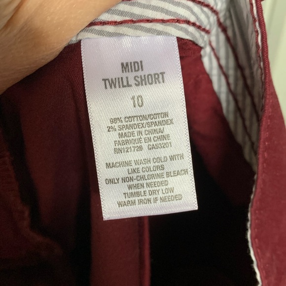 Aeropostale Size 10 Cotton Wine Colored Midi Shorts - Picture 5 of 5